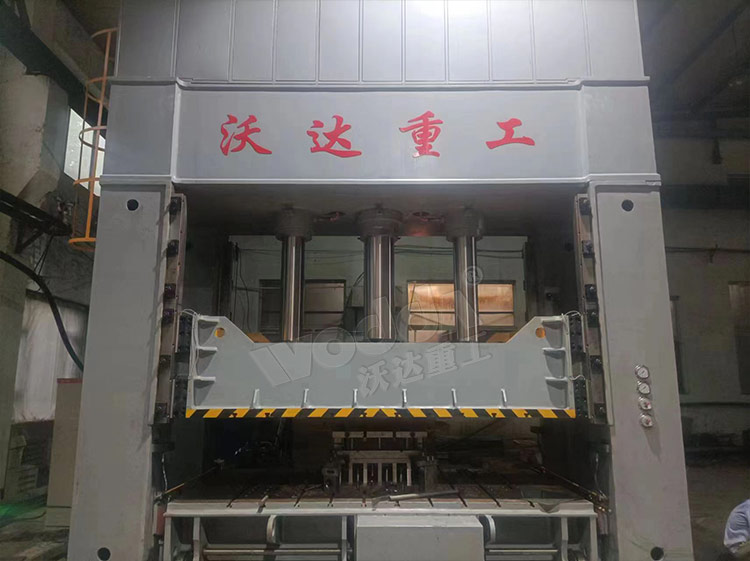 630噸汽車(chē)車(chē)配件拉伸液壓機(jī)