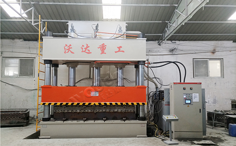 630噸豬用復合漏糞板成型液壓機